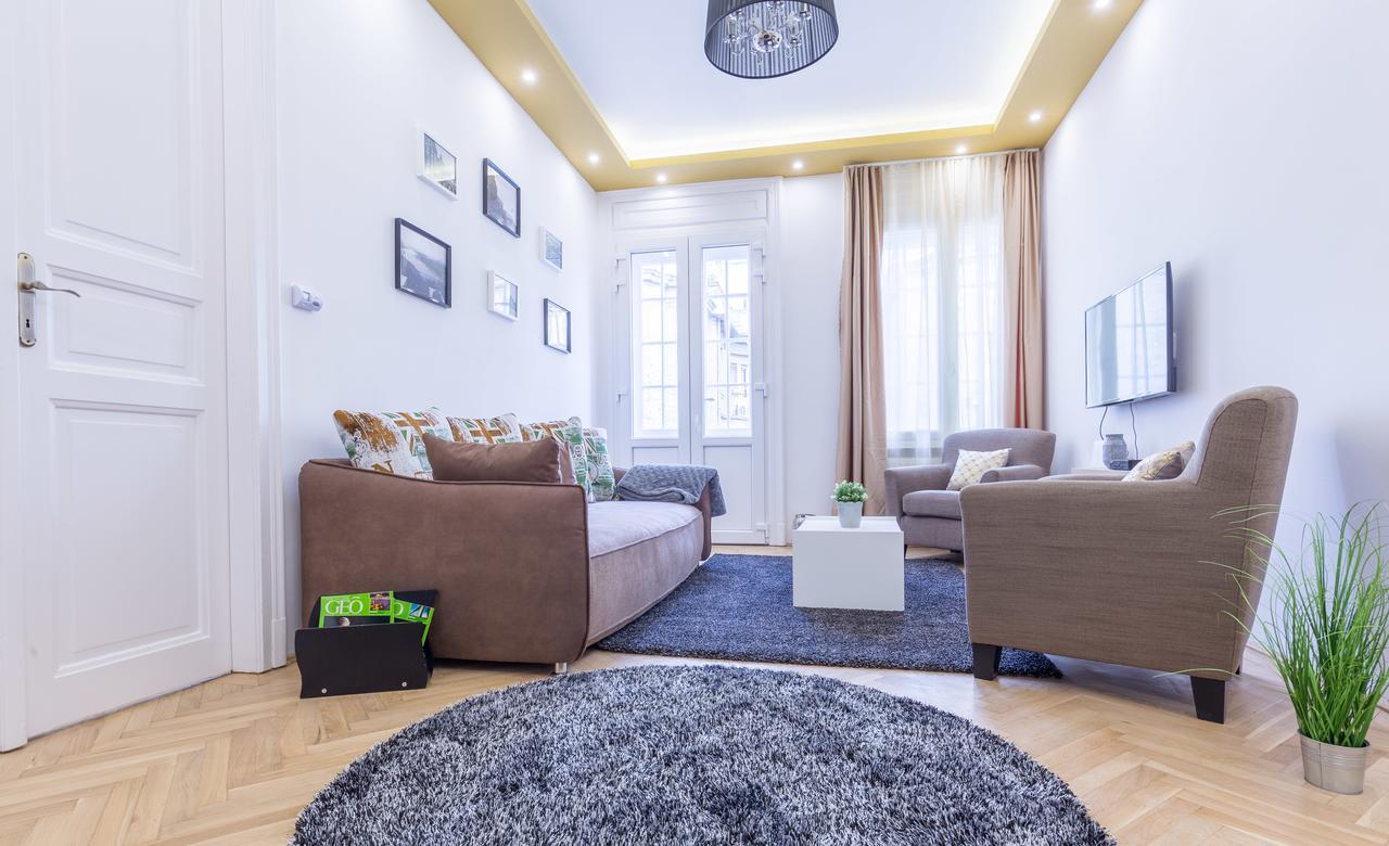 Real Apartments Zoltan Budapest Exterior photo